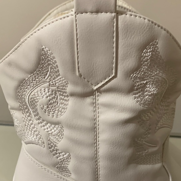 Dream Pairs White Ankle Boots - Picture 11 of 16